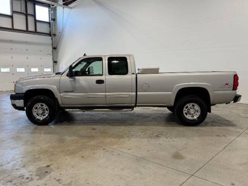 Used 2006 Chevrolet Silverado 2500 LT w/ Onstar Plus Package AWD/4WD image 12