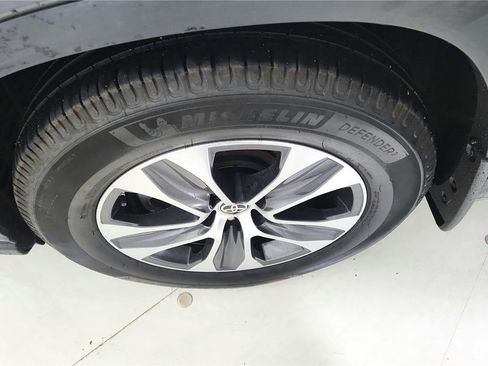 Used 2023 Toyota Highlander XLE image 47