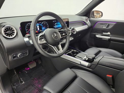 Used 2023 Mercedes-Benz GLB 250 image 12