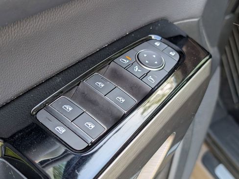 Used 2025 Nissan Pathfinder Platinum w/ Cargo Package image 26