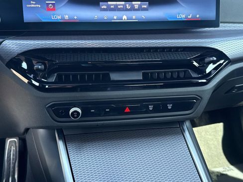 Used 2025 BMW M340i RWD image 26