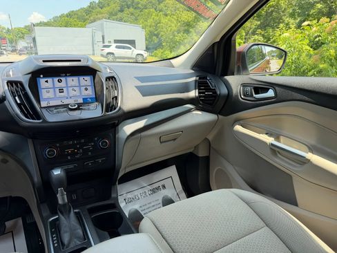 Used 2017 Ford Escape SE w/ Equipment Group 201A AWD/4WD image 30