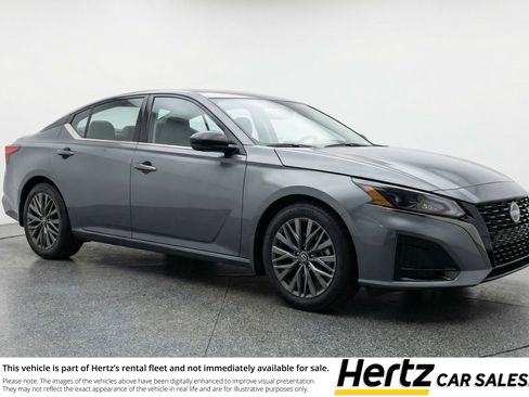 Used 2025 Nissan Altima 2.5 SV image 1