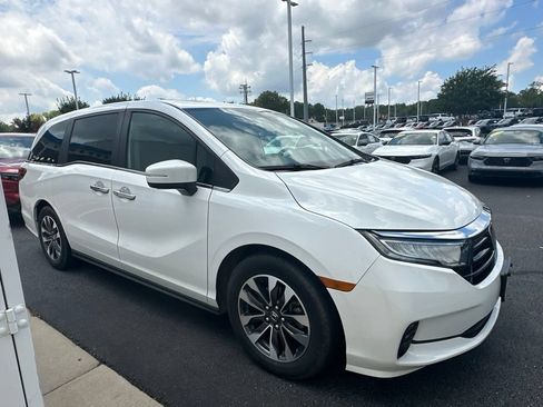 Used 2024 Honda Odyssey EX-L image 3