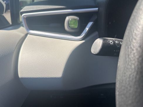 Used 2021 Toyota Corolla LE FWD image 17