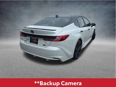 Used 2025 Toyota Camry XSE FWD image 4