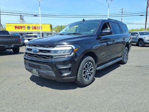 Used 2024 Ford Expedition XLT image 8