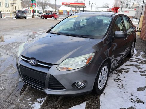 Used 2012 Ford Focus SE image 4