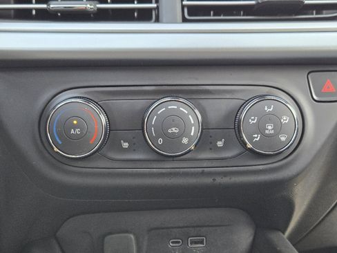 Used 2024 Chevrolet Trax RS image 21