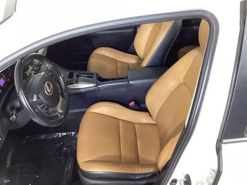 Used 2016 Lexus CT 200h w/ Navigation Package FWD image 30