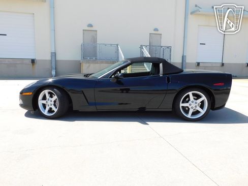 Used 2005 Chevrolet Corvette Convertible image 5