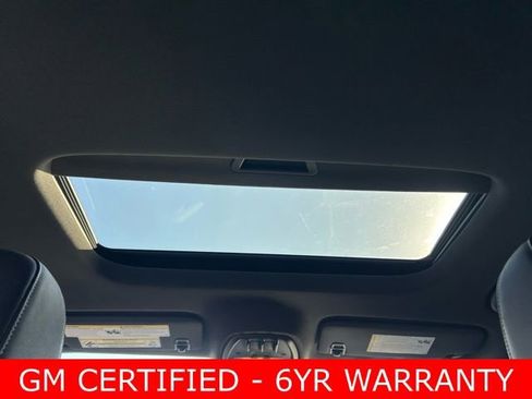 Used 2025 Chevrolet Trax RS w/ Sunroof Package image 18