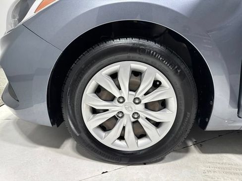 Used 2020 Hyundai Accent SE FWD image 5