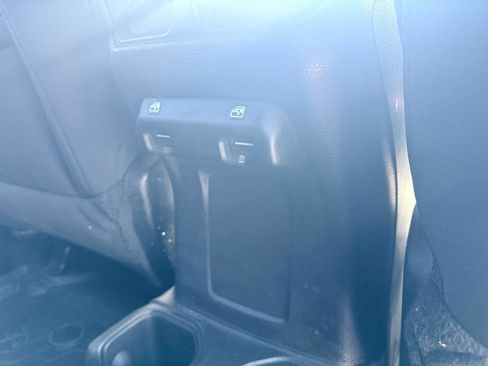 Used 2023 Jeep Wrangler Unlimited Sport image 19