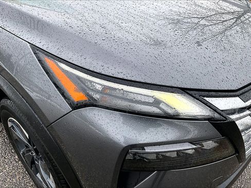 Used 2024 Nissan Rogue SV image 31