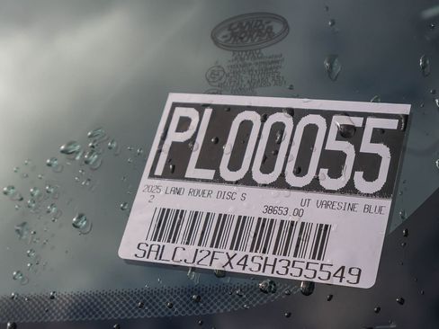 Used 2025 Land Rover Discovery Sport S image 40