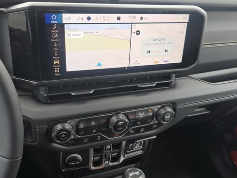 New 2025 Jeep Wrangler Sahara image 30