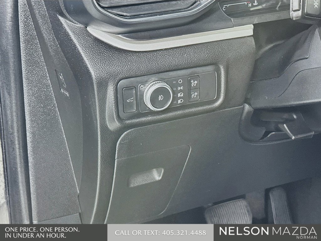 Used 2021 Ford Explorer XLT w/ Equipment Group 202A AWD/4WD image 11