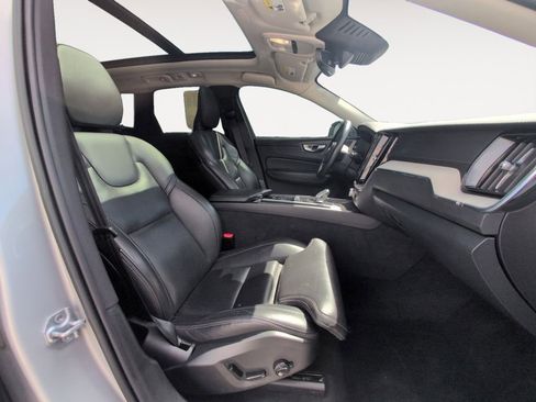 Used 2022 Volvo XC60 B5 Inscription w/ Advanced Package image 15