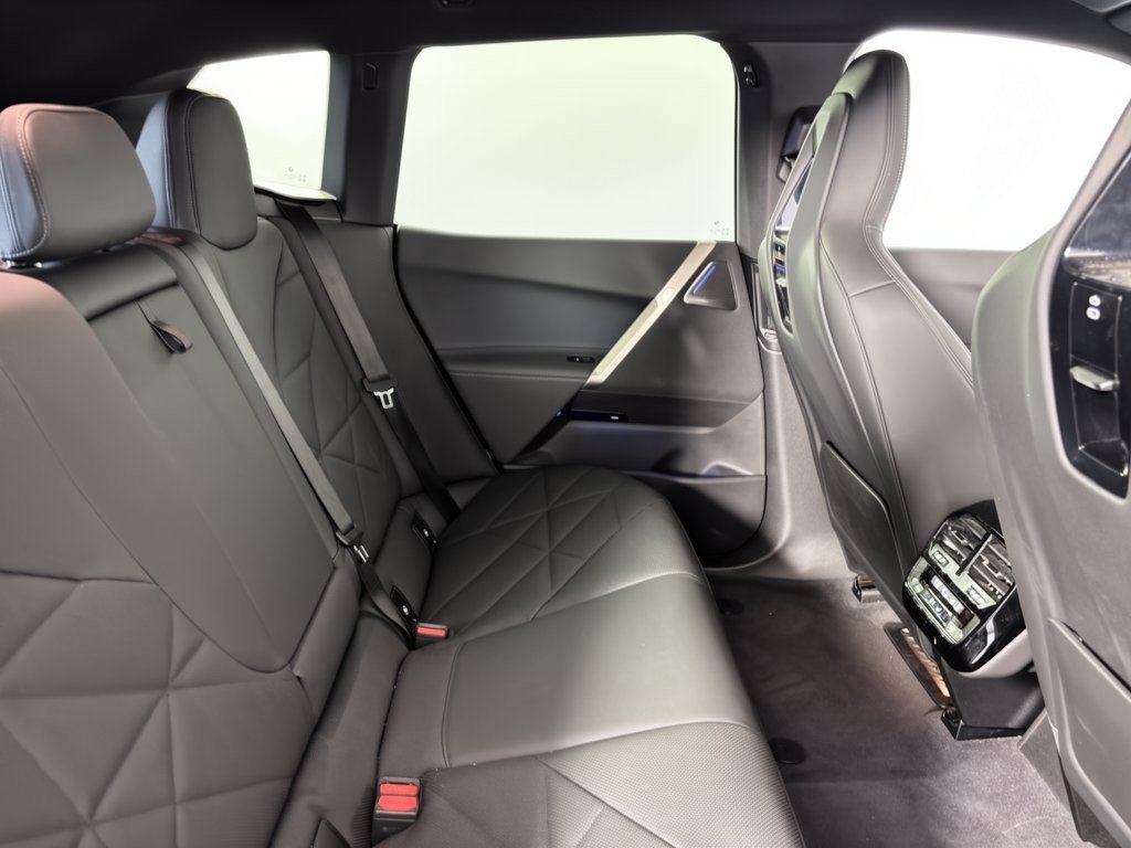 Used 2024 BMW iX M60 AWD/4WD image 29