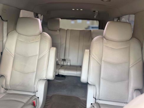 Used 2020 Cadillac Escalade ESV Luxury AWD/4WD image 34
