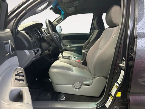 Used 2013 Toyota Tacoma PreRunner w/ SR5 Pkg image 15