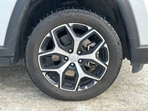 Used 2024 Jeep Compass Limited image 9