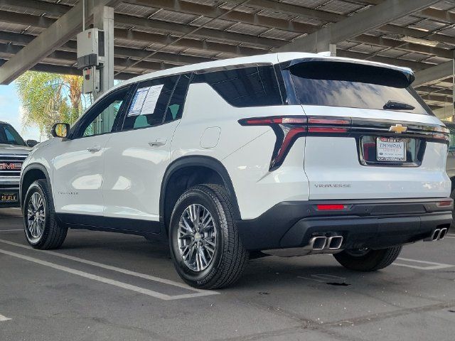 Used 2024 Chevrolet Traverse LS FWD image 4