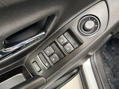 Used 2022 Chevrolet Trax LS w/ Tint and Cruise Package image 21