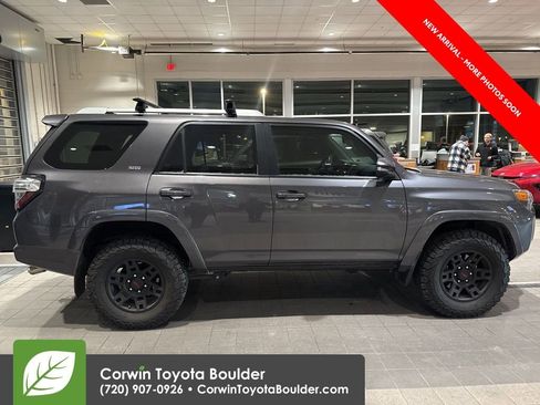Used 2018 Toyota 4Runner SR5 Premium image 9