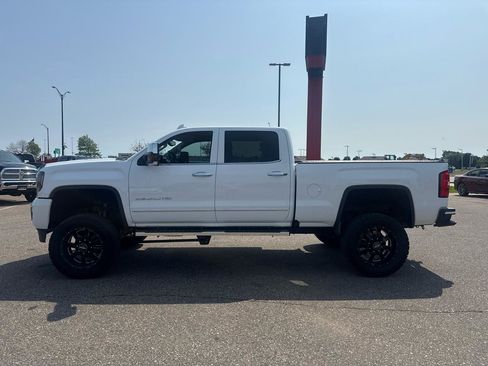Used 2016 GMC Sierra 2500 Denali w/ Duramax Plus Package AWD/4WD image 2