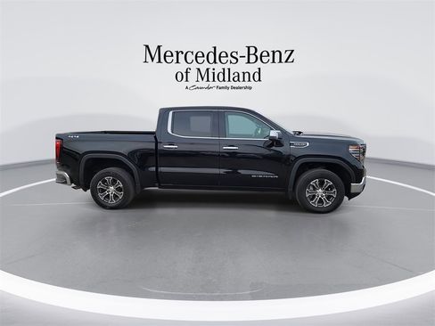 Used 2024 GMC Sierra 1500 SLT image 9