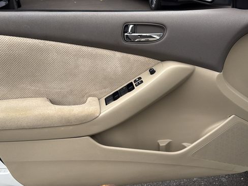 Used 2008 Nissan Altima 2.5 S w/ Emergency Aid Pkg FWD image 6
