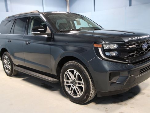 New 2026 Ford Expedition Active image 1