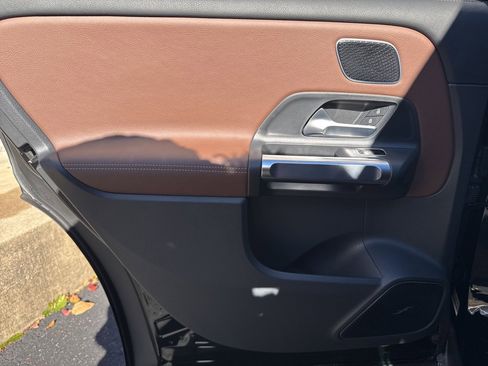 Used 2023 Mercedes-Benz GLB 35 AMG 4MATIC image 46