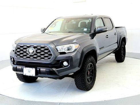 Used 2021 Toyota Tacoma TRD Off-Road w/ Technology Package AWD/4WD image 2