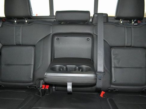 Used 2019 Chevrolet Silverado 1500 High Country w/ Technology Package image 13