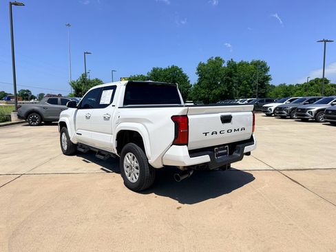 Used 2025 Toyota Tacoma SR5 RWD image 7