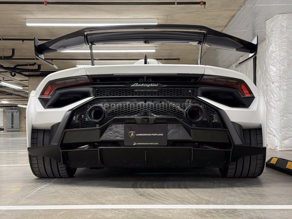 Used 2021 Lamborghini Huracan STO RWD image 26