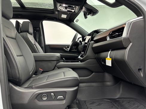 New 2026 GMC Yukon Denali w/ Advanced Technology Package AWD/4WD image 40