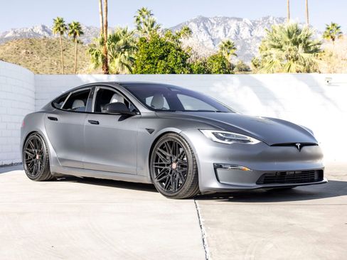 Used 2021 Tesla Model S Plaid image 2