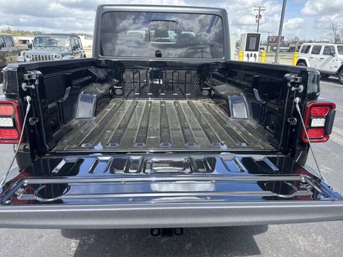 New 2026 Jeep Gladiator Sport AWD/4WD image 7