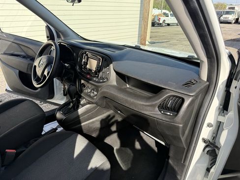 Used 2022 RAM ProMaster City Tradesman FWD image 12