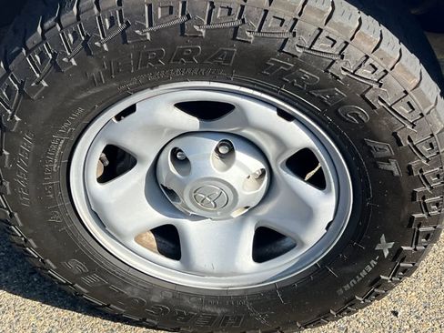 Used 2022 Toyota Tacoma SR RWD image 15