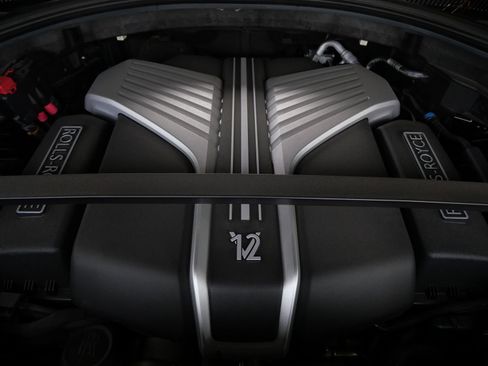 Certified 2021 Rolls-Royce Cullinan AWD/4WD image 31