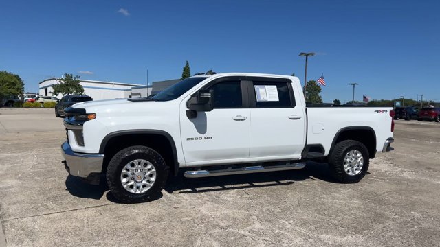 Used 2022 Chevrolet Silverado 2500 LT w/ Convenience Package AWD/4WD image 5