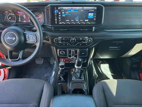 Certified 2024 Jeep Wrangler Unlimited Rubicon image 26