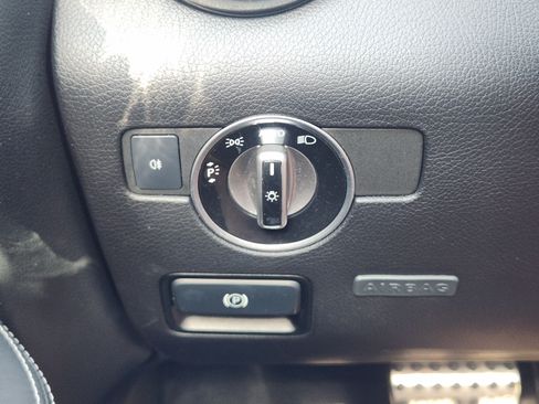 Used 2014 Mercedes-Benz SLK 350 image 24