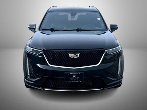 Used 2022 Cadillac XT6 Sport w/ Platinum Package AWD/4WD image 2