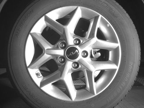 Used 2025 Kia Soul LX w/ LX Technology Package FWD image 14